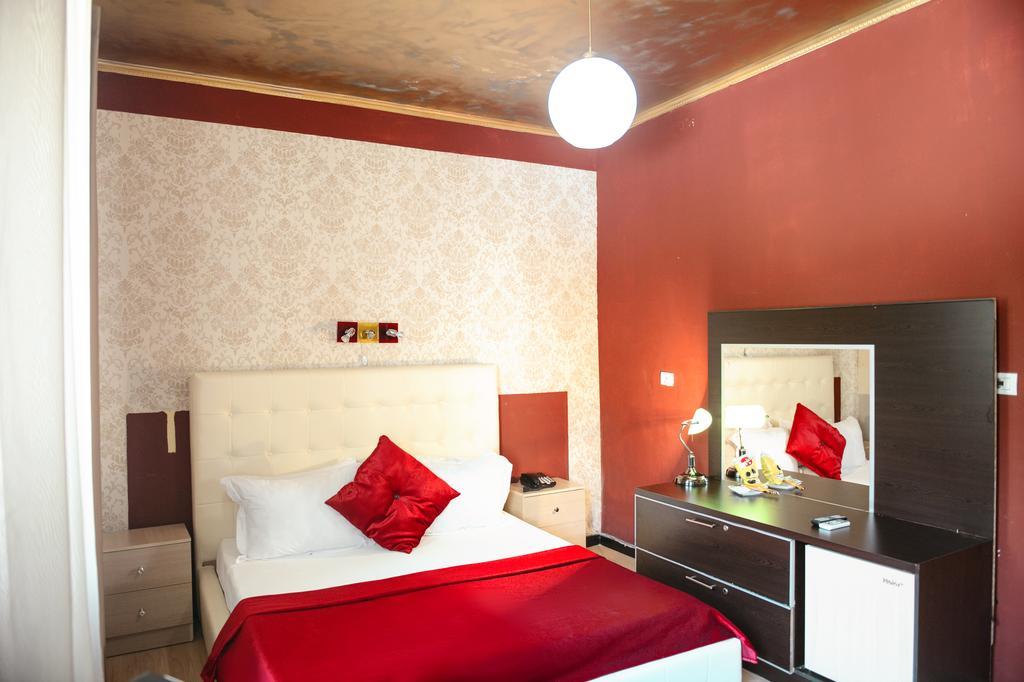 Hotel Eagle Tiranë Luaran gambar