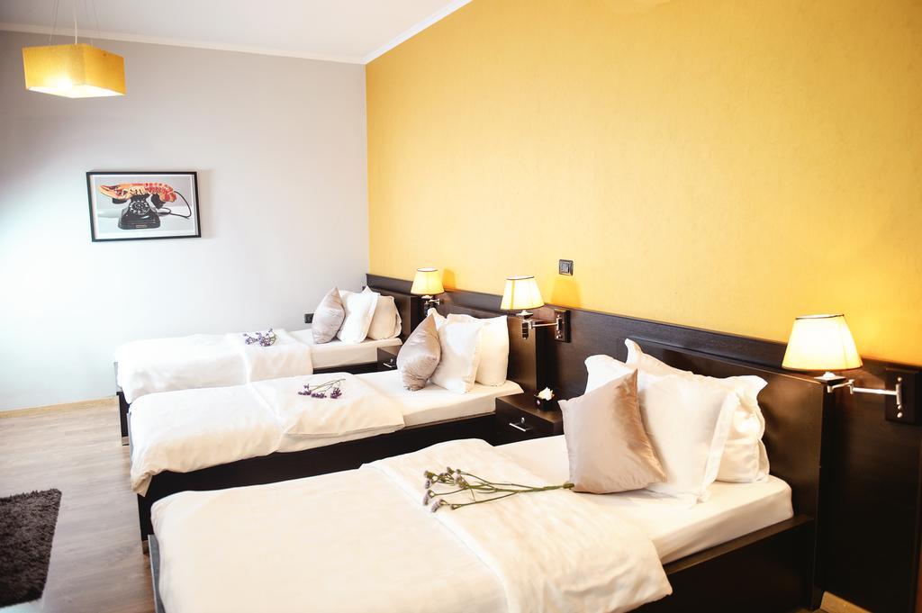 Hotel Eagle Tiranë Luaran gambar