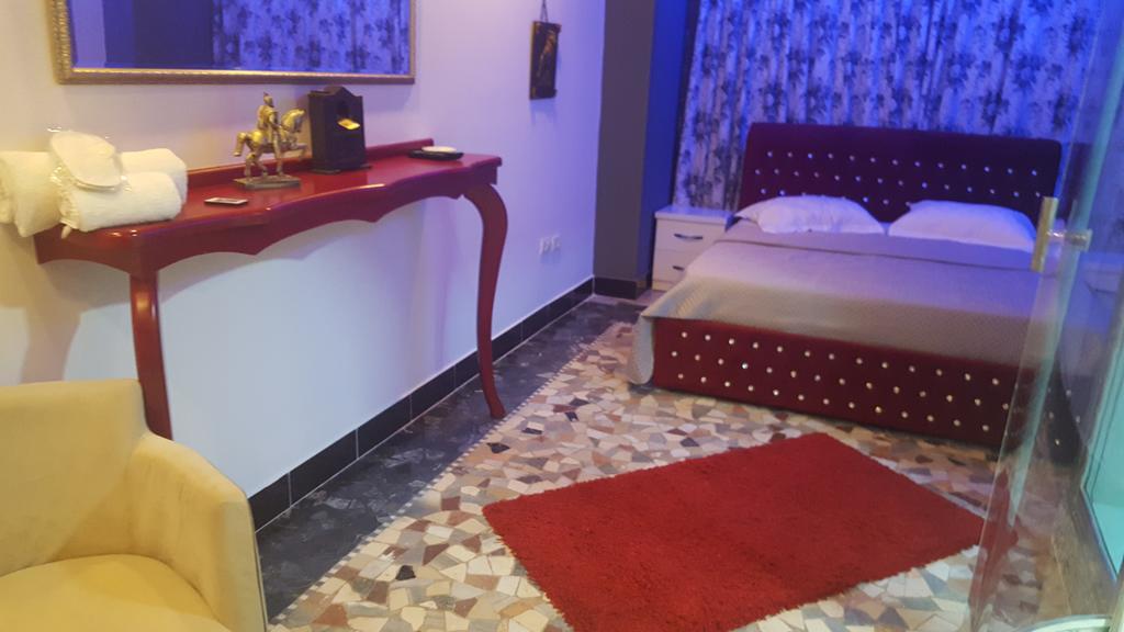 Hotel Eagle Tiranë Luaran gambar