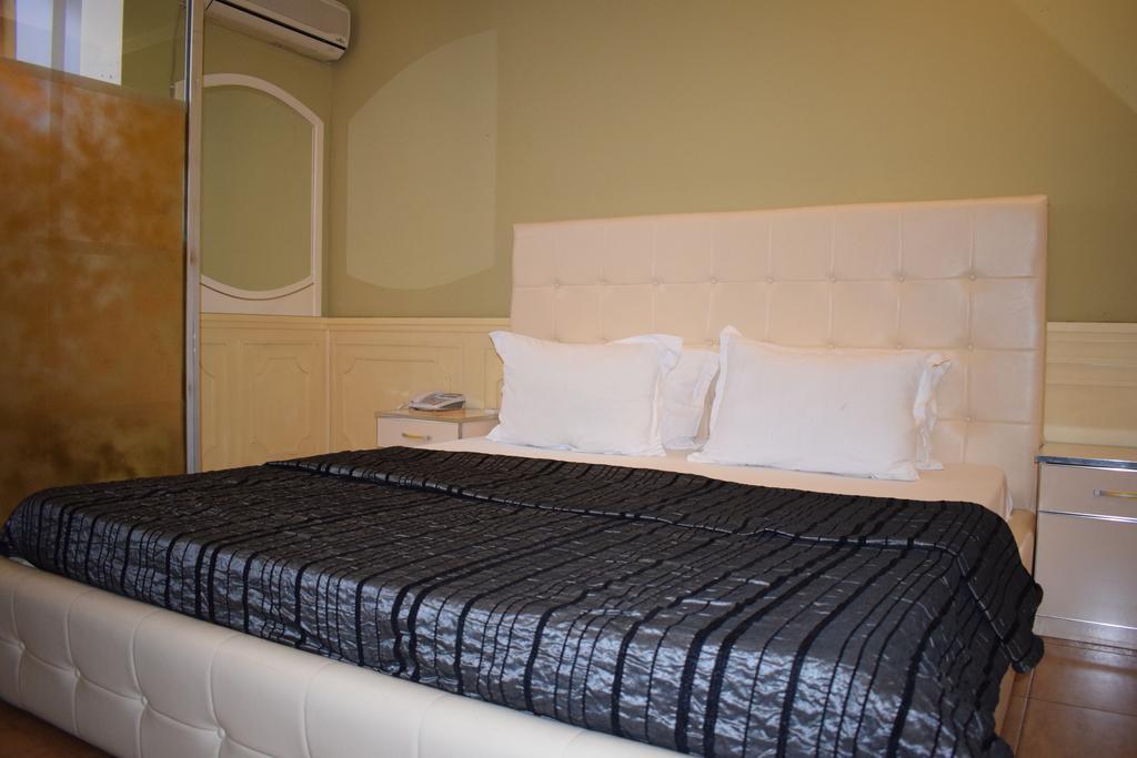 Hotel Eagle Tiranë Luaran gambar